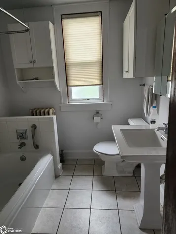 203 S Wooster Algona IA 50511
