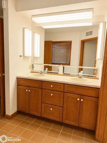 2541 290th Street Montrose IA 52639