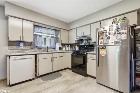 804 Argyle Court Burlington IA 52601