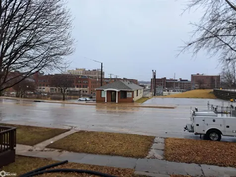 105 S 6th Street Burlington IA 52601