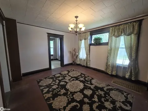 302 N Van Buren Avenue Ottumwa IA 52501