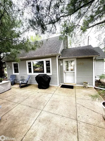 703 E Main Street Brooklyn IA 52211