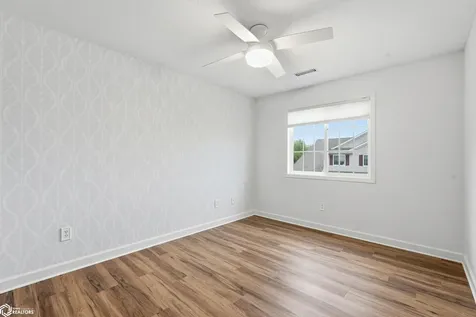1079 74th Street NE Cedar Rapids IA 52402