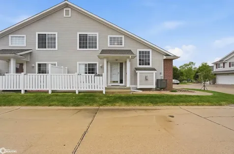 1079 74th Street NE Cedar Rapids IA 52402