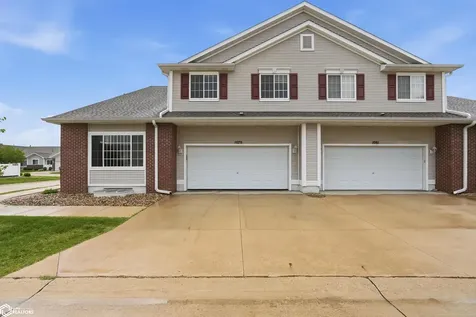 1079 74th Street NE Cedar Rapids IA 52402