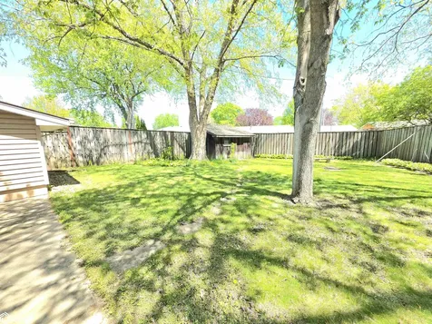 1748 Hillcrest Drive Mason City IA 50401