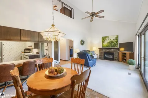 1814 Springview Drive Mason City IA 50401