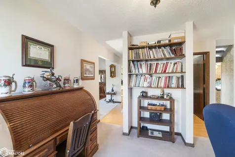 1814 Springview Drive Mason City IA 50401