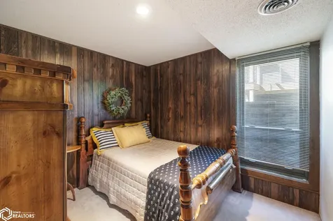 1814 Springview Drive Mason City IA 50401