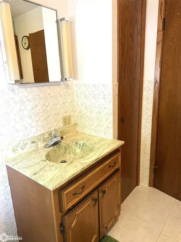 201 W 4th Street Packwood IA 52580
