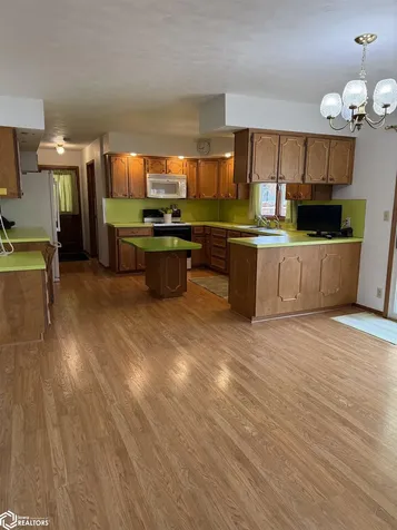 201 W 4th Street Packwood IA 52580