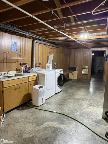 201 W 4th Street Packwood IA 52580
