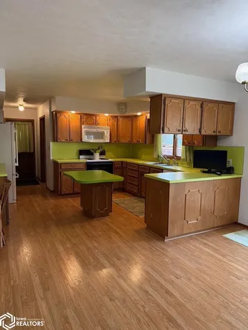 201 W 4th Street Packwood IA 52580
