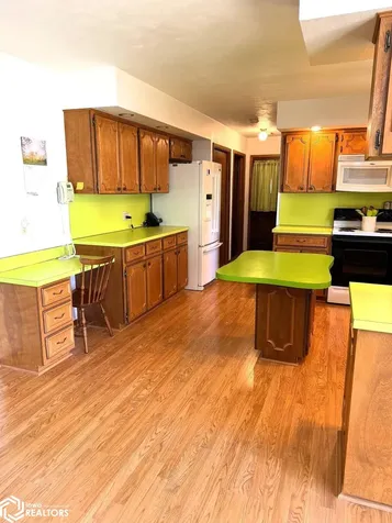 201 W 4th Street Packwood IA 52580