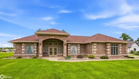 5547 Fairway Drive Burlington IA 52601