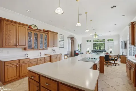 5547 Fairway Drive Burlington IA 52601