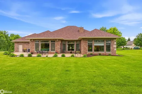 5547 Fairway Drive Burlington IA 52601