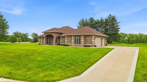 5547 Fairway Drive Burlington IA 52601