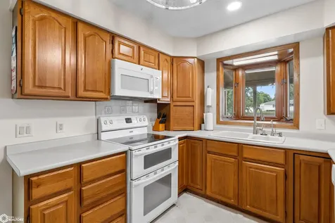 409 4th Street SW State Center IA 50247