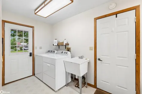 409 4th Street SW State Center IA 50247