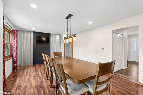 409 4th Street SW State Center IA 50247