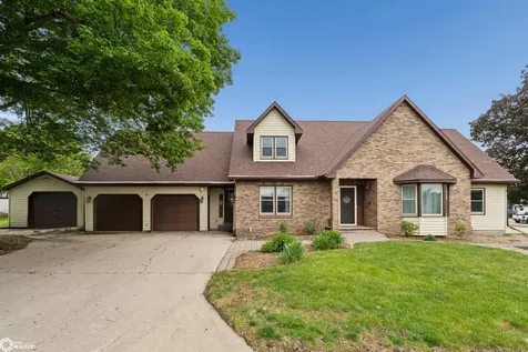 409 4th Street SW State Center IA 50247