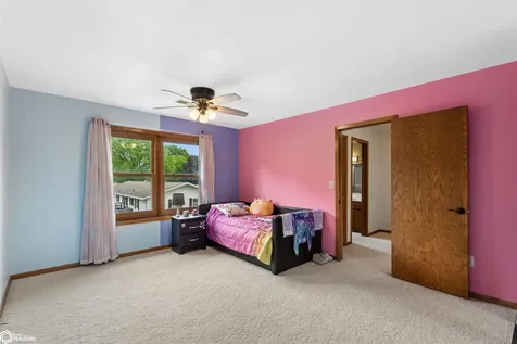 409 4th Street SW State Center IA 50247