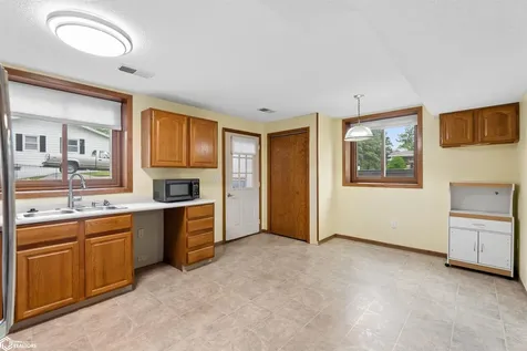 409 4th Street SW State Center IA 50247