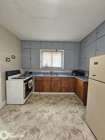 225 S Adella Street Ottumwa IA 52501