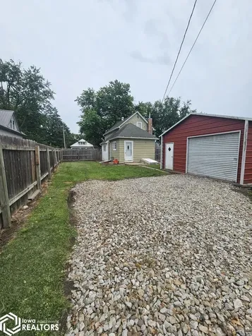 225 S Adella Street Ottumwa IA 52501