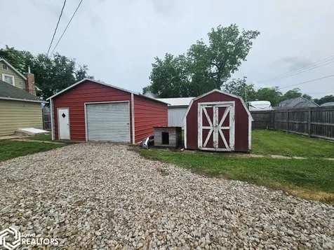 225 S Adella Street Ottumwa IA 52501