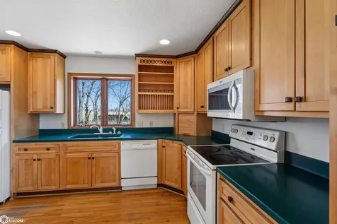 4224 20th Street Grinnell IA 50112