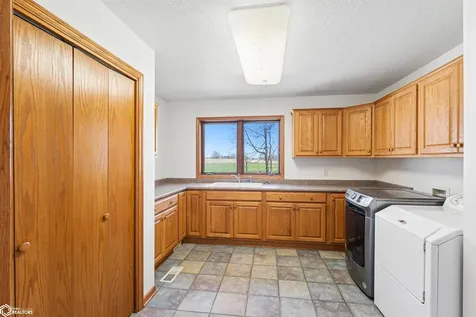 4224 20th Street Grinnell IA 50112