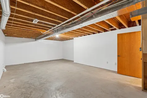 4224 20th Street Grinnell IA 50112