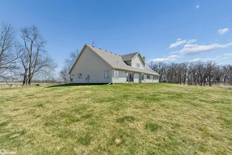 4224 20th Street Grinnell IA 50112