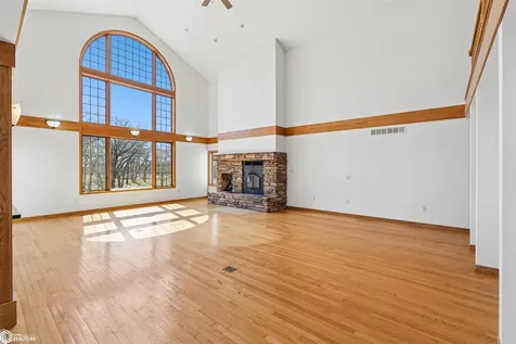 4224 20th Street Grinnell IA 50112
