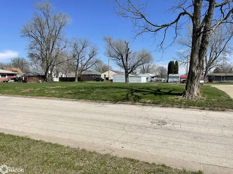 Tbd Douglas Avenue Burlington IA 52601