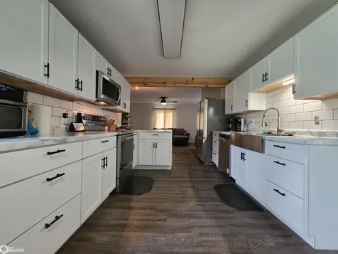 1329 Barclay Street Oskaloosa IA 52577