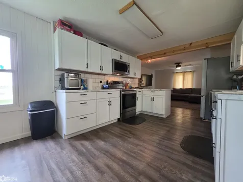 1329 Barclay Street Oskaloosa IA 52577