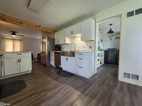 1329 Barclay Street Oskaloosa IA 52577