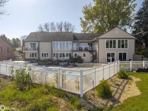 1000 Briarstone Drive Mason City IA 50401