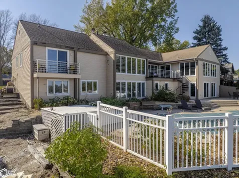 1000 Briarstone Drive Mason City IA 50401