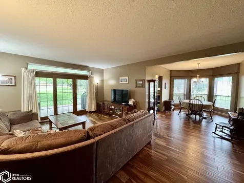 1509 Orchard Meadow Drive Burlington IA 52601
