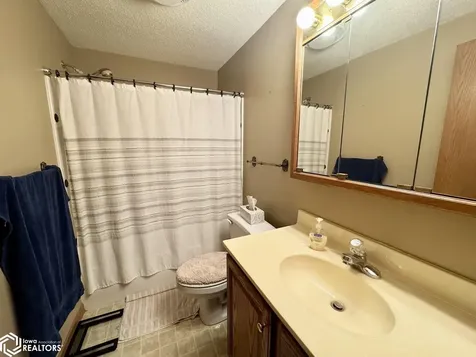 1509 Orchard Meadow Drive Burlington IA 52601