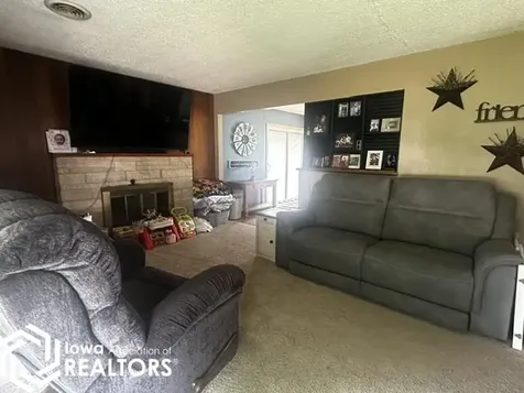 725 2nd Street NW Britt IA 50423