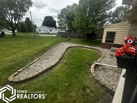 725 2nd Street NW Britt IA 50423