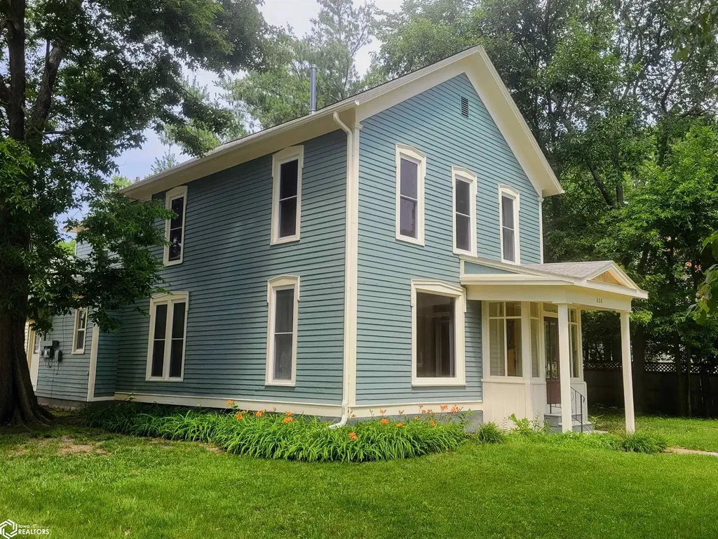 606 S 3rd Street Fairfield IA 52556