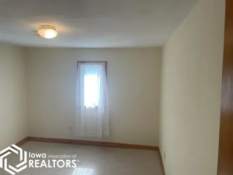 606 S 3rd Street Fairfield IA 52556