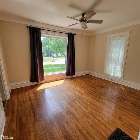 606 S 3rd Street Fairfield IA 52556