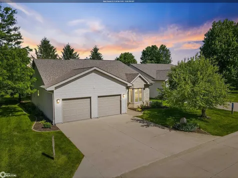 5582 Chip Shot Drive Burlington IA 52601